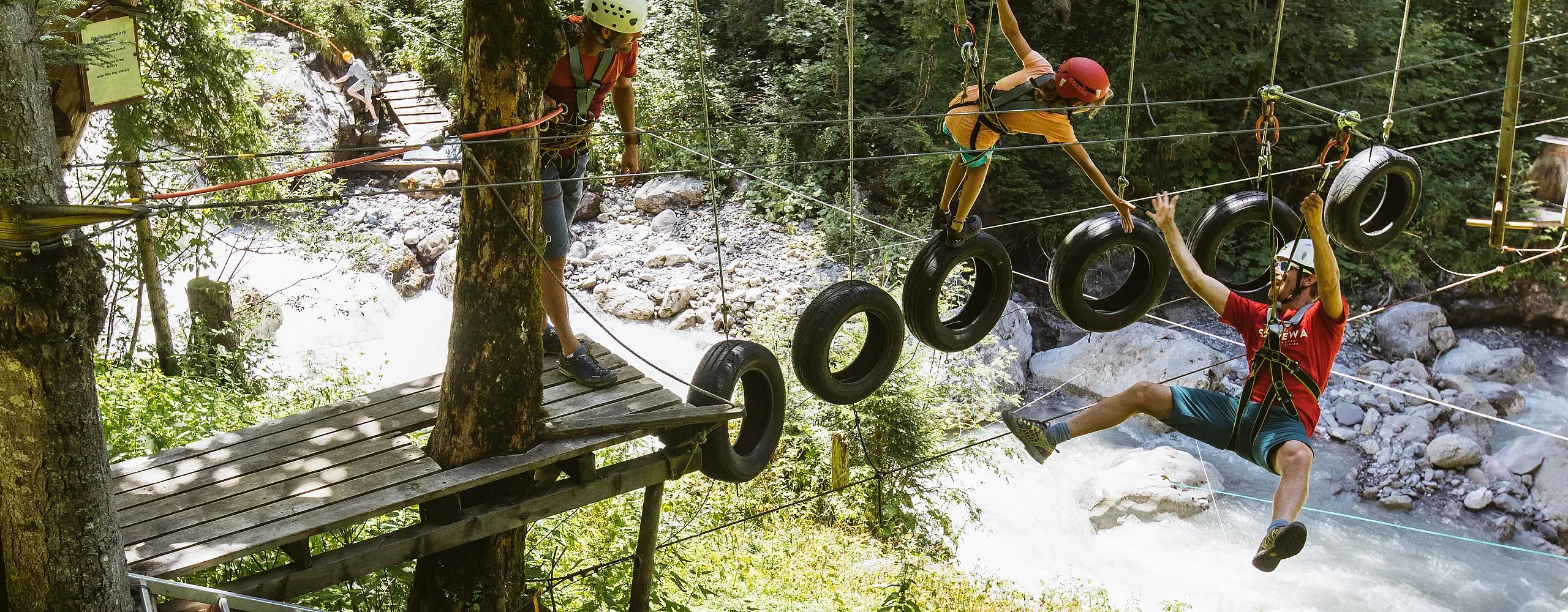 action-fuer-die-ganze-familie-im-hochseilgarten-in-warth-am-arlberg