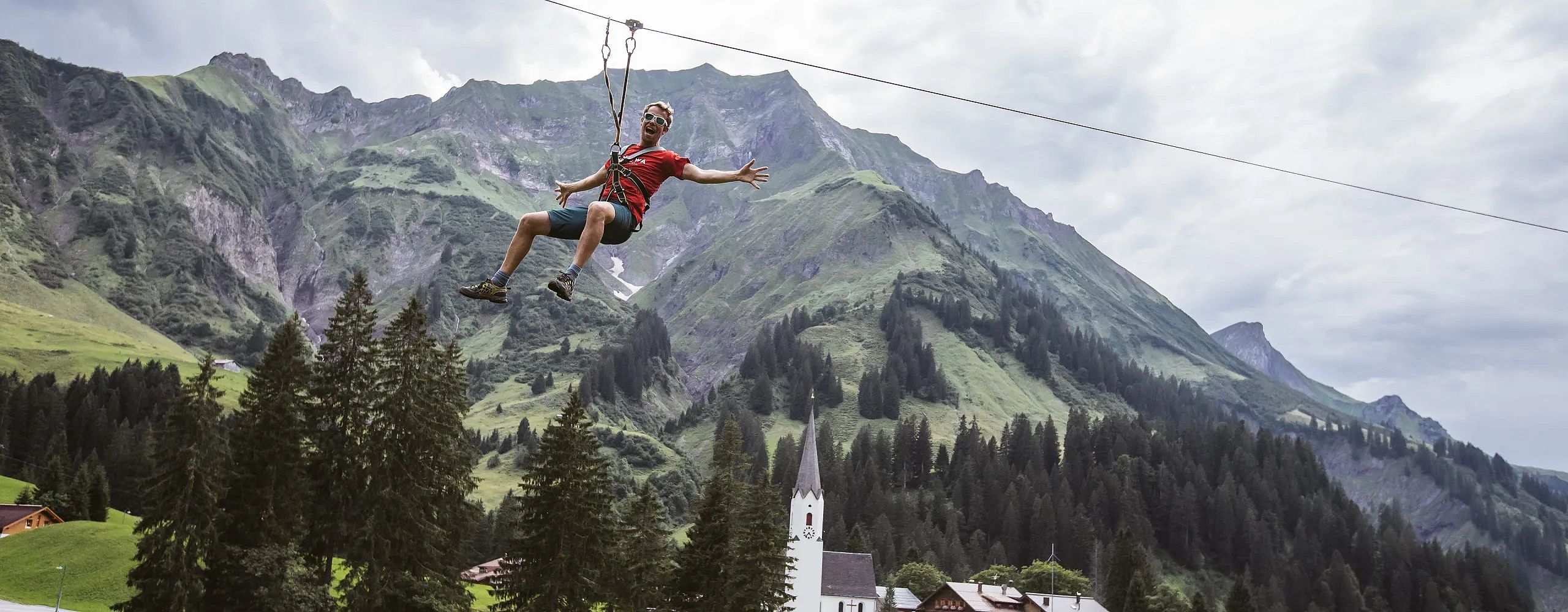 hochseilgarten-in-warth-am-arlberg-mit-guter-aussicht