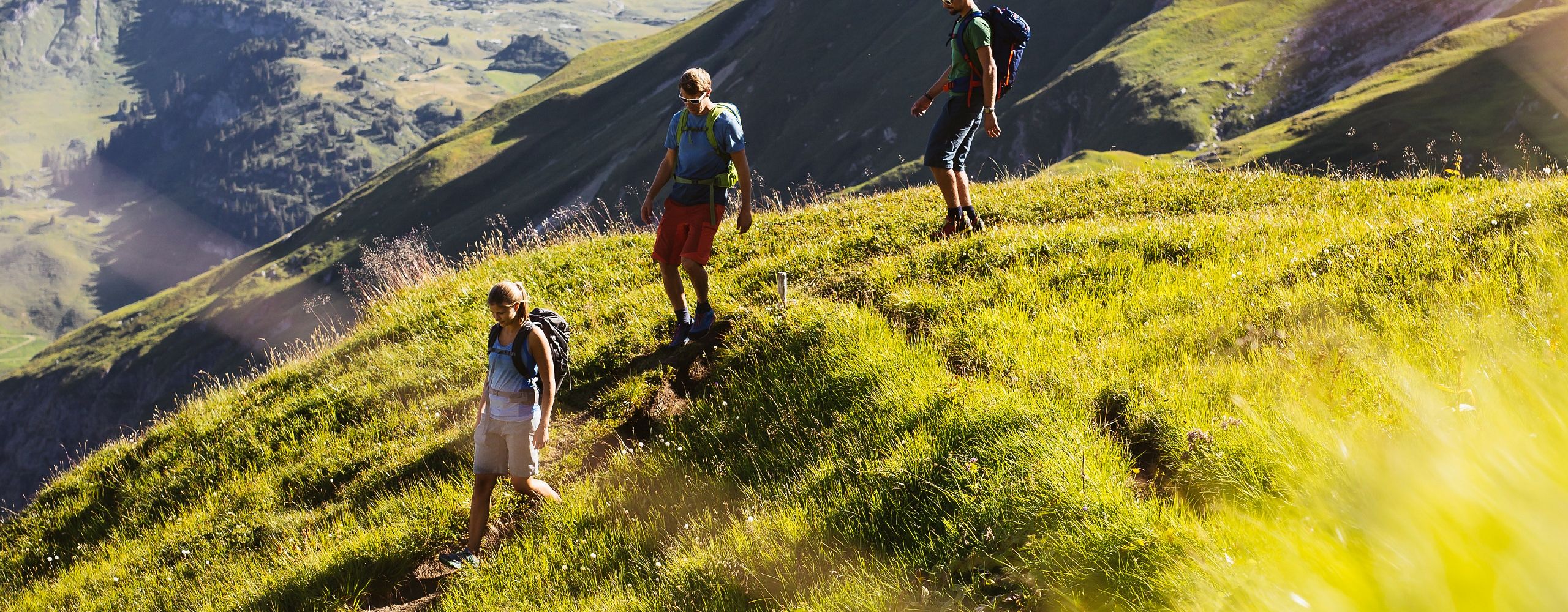 wanderung-am-arlberg-im-gruenen-die-natur-geniessen-2