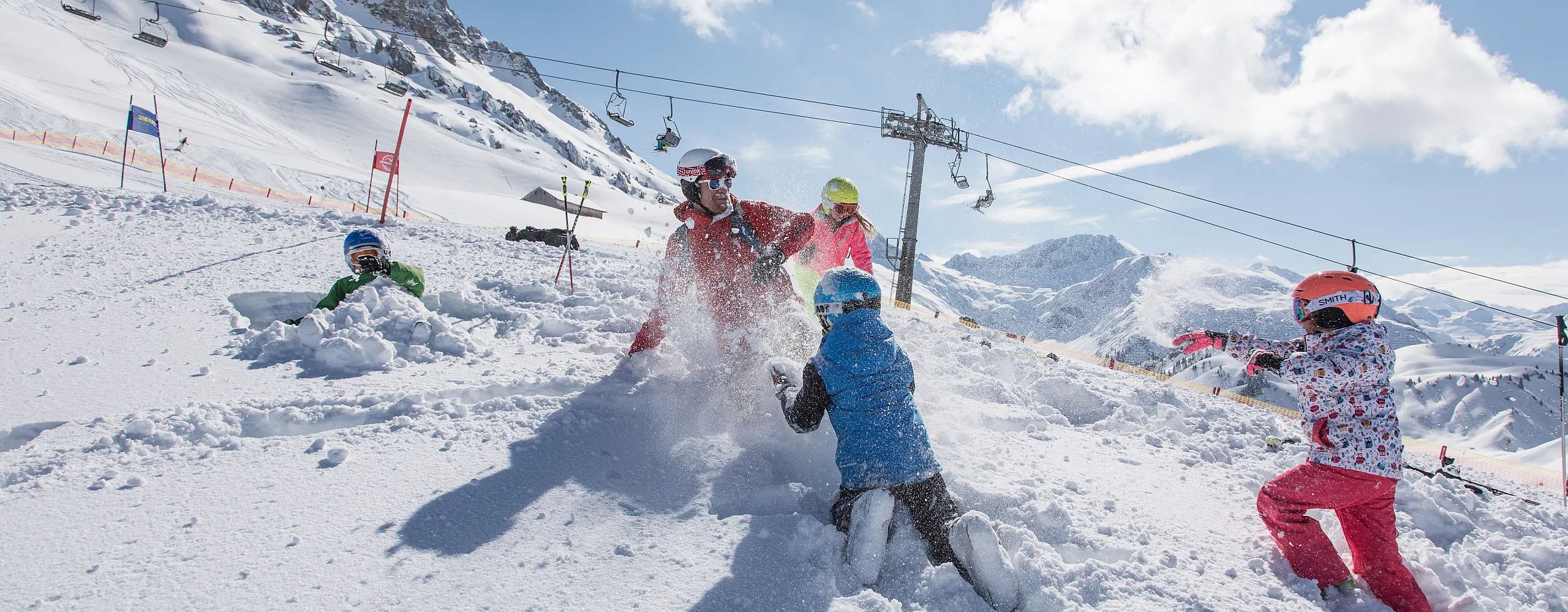 winterferien-am-arlberg-direkt-an-der-skipiste-im-hotel-jaegeralpe-2