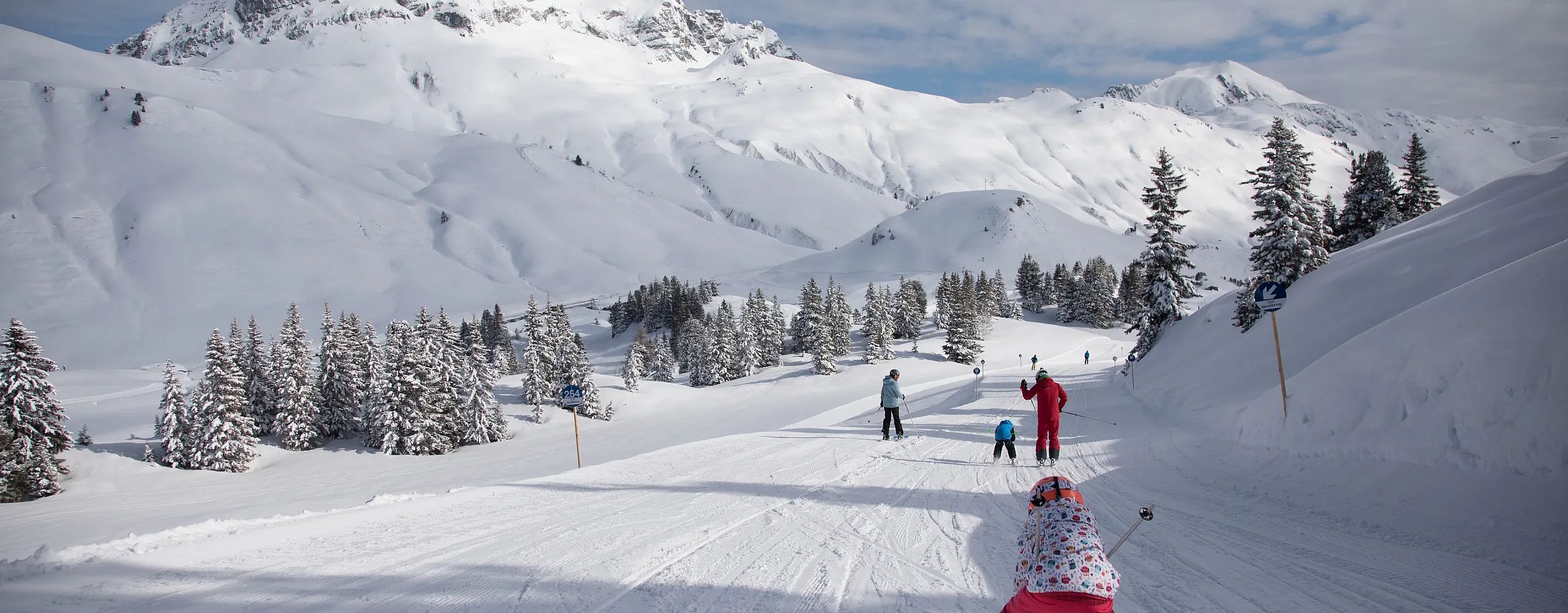 winterferien-am-arlberg-direkt-an-der-skipiste-im-hotel-jaegeralpe