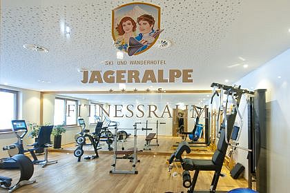 modernste-geraete-in-unserem-neuen-sporthaus-in-warth-am-arlberg-1-1