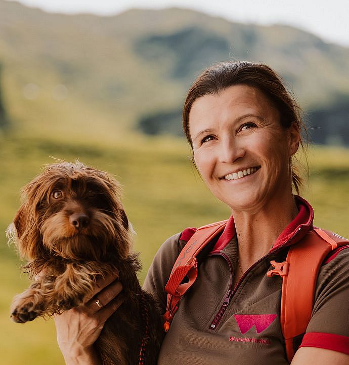 Best-Alpine-Wanderhotel-Wanderführer-Jasmin