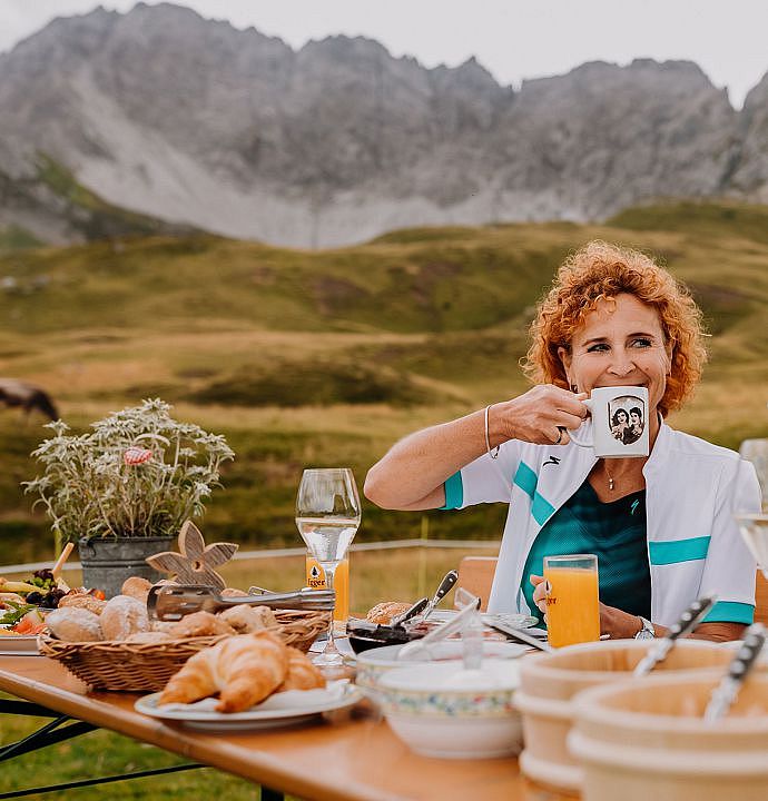 Wanderhütte Hochalp mit einzigartiem Panorama in Richtung Lechtaler- und Allgäuer ALpen