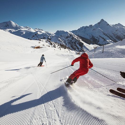 medium-carving-ski-spass-am-arlberg-2