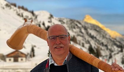 small-alphorn-oskar-jager-jaegeralpe-warth-am-arlberg