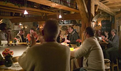 small-aprs-ski-und-toast-restaurant-sennkuchl-mit-grosser-aussenbar-in-unserem-hotel-jaegeralpe