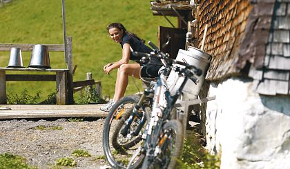 small-mountainbiken-am-arlberg-im-ski-und-wanderhotel-jaegeralpe-1