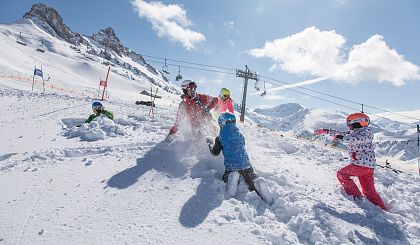 small-winterferien-am-arlberg-direkt-an-der-skipiste-im-hotel-jaegeralpe-2