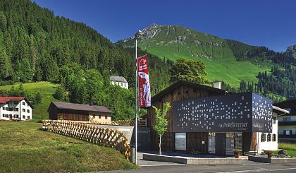 small-wunderkammer-aussenansicht-otto-walch