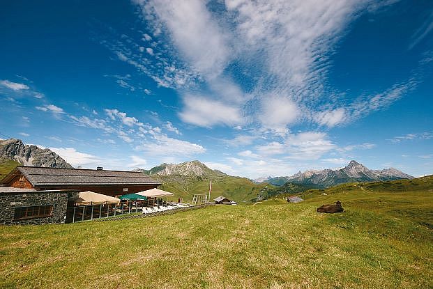 Wanderhütte Hochalp mit einzigartiem Panorama in Richtung Lechtaler- und Allgäuer ALpen