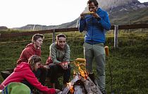 Familienzeit beim Grillen nahe dem Hotel Jägeralpe