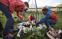 grillen-in-der-natur-nach-wanderung-in-warth-am-arlberg