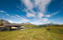 Wanderhütte Hochalp mit einzigartiem Panorama in Richtung Lechtaler- und Allgäuer ALpen