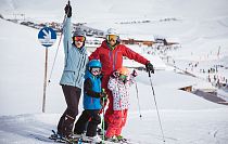 winterferien-am-arlberg-direkt-an-der-skipiste-im-hotel-jaegeralpe-1