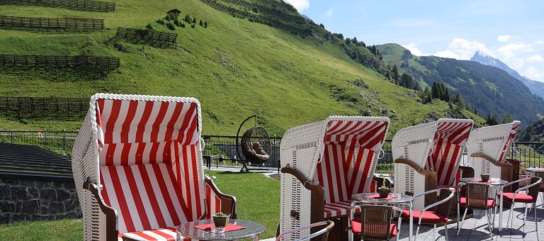 Entspannung pur im windgeschützter Bereich auf unserer Terrasse