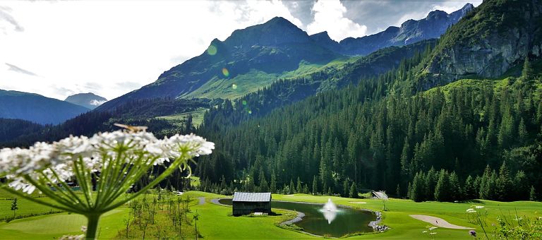 Golfen am Arlberg im Golfclub Lech Partnerhotel Jägeralpe