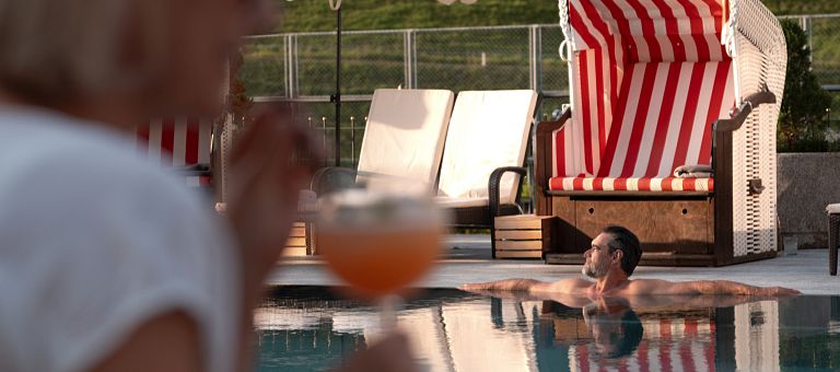 hotel_jaegeralpe_aussenpool_spa_suite_warth_am_arlberg_11