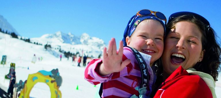 Hotel-Jägeralpe-traumhafter-Skiurlaub-mit-Kindern