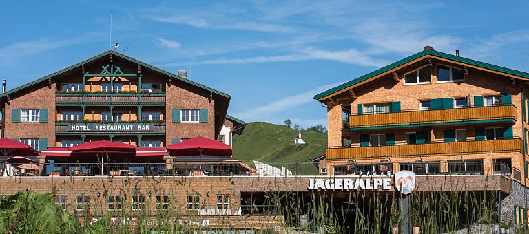 Hotel Jägeralpe Übersicht mit Blick auf Simmel Kapelle