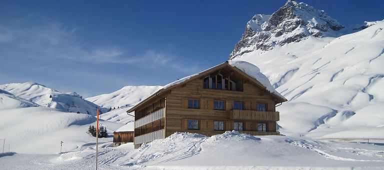 Perfektes Wetter im Zentrum des Skigebietes Warth-Schröcken