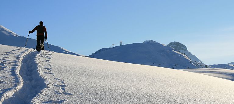 Schneeschuhwanderung in Warth am Arlberg nahe dem Hotel Jägeralpe