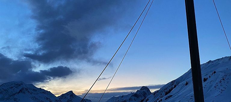 schneeschuwanderung-mit-fackeln-simmel-warth-am-arlberg3