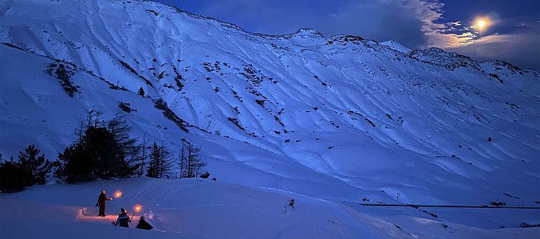 schneeschuwanderung-mit-fackeln-simmel-warth-am-arlberg9