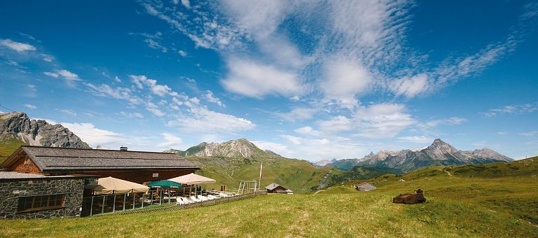 Wanderhütte Hochalp mit einzigartiem Panorama in Richtung Lechtaler- und Allgäuer ALpen