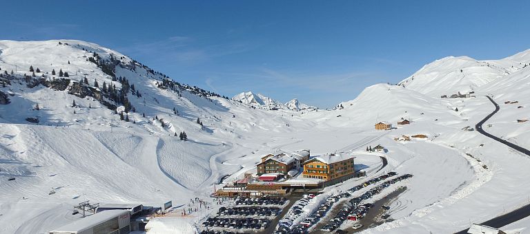 Warth am Arlberg Hotel Jägeralpe mit Parkplatz und Nähe zum Lift