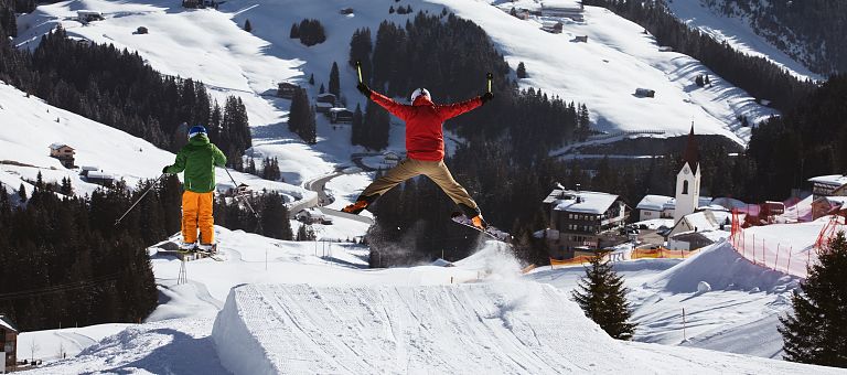 Winterferien am Arlberg direkt an der Skipiste im Hotel Jägeralpe